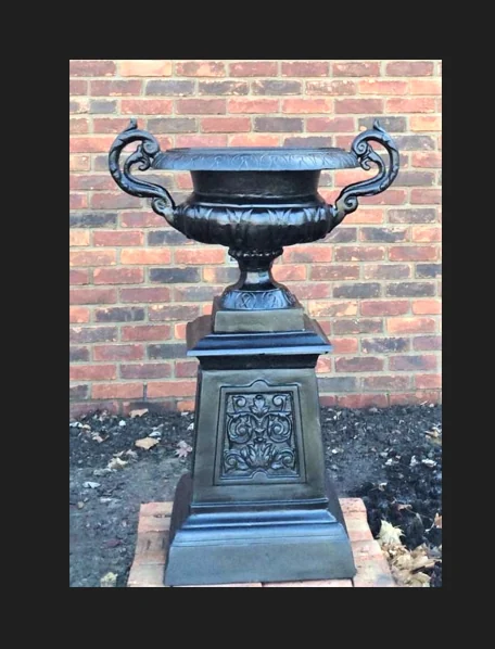 Lancaster Urn W/Handles
